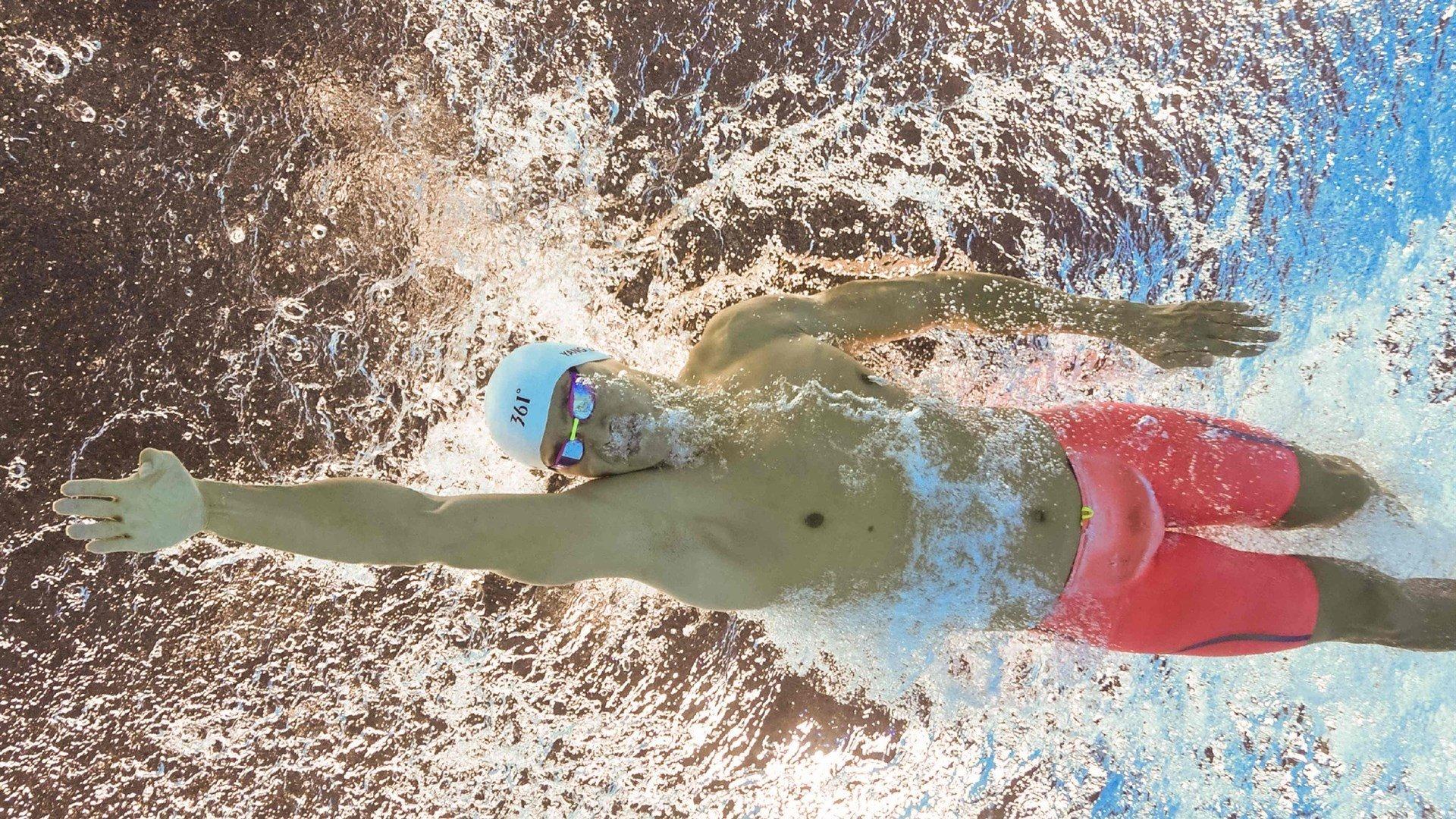 亚洲一哥圆梦!孙兴慜捧杯隔空喊话凯恩,兄弟,我们也夺冠了!